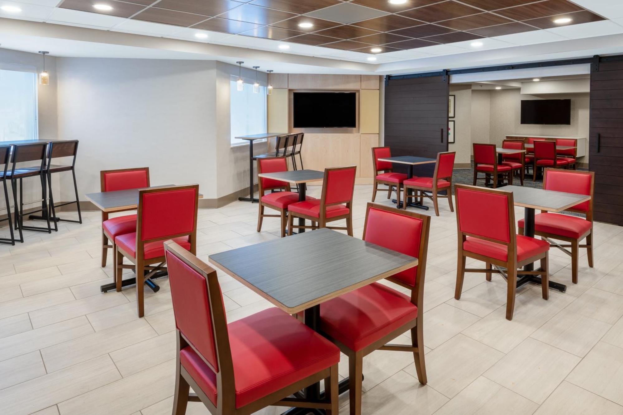 Holiday Inn Express & Suites Colorado Springs-Airport By Ihg Exterior foto