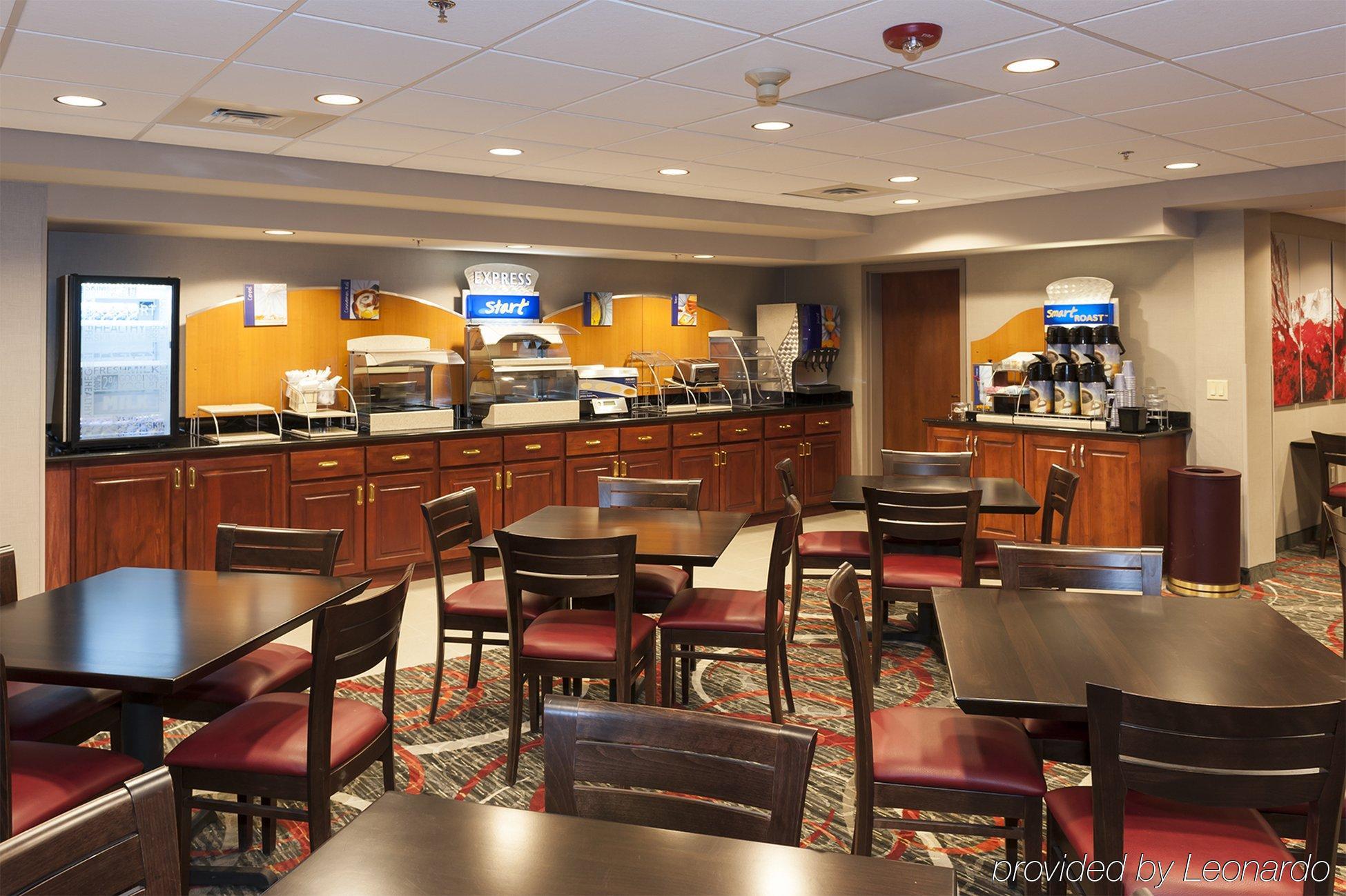 Holiday Inn Express & Suites Colorado Springs-Airport By Ihg Exterior foto