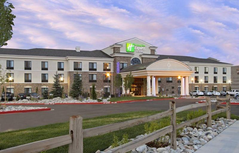 Holiday Inn Express & Suites Colorado Springs-Airport By Ihg Exterior foto